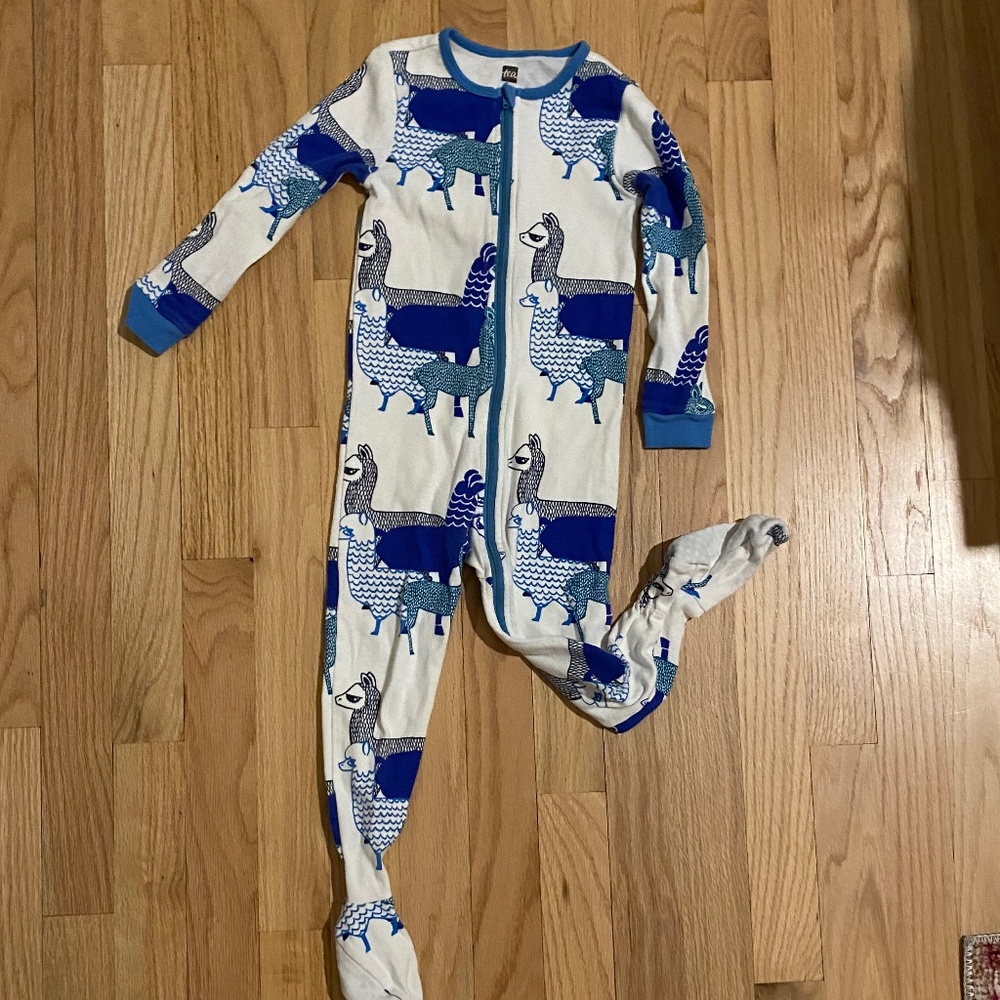 NWT Tea collection size 4: Llama Pajamas